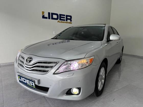TOYOTA CAMRY 3.5 XLE V6 24V GASOLINA 4P AUTOMÁTICO